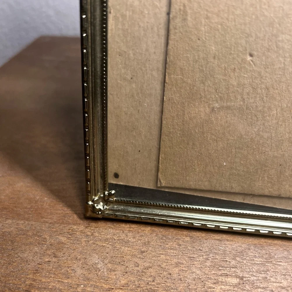 vintage ornate gold tone metal picture frame 8x10